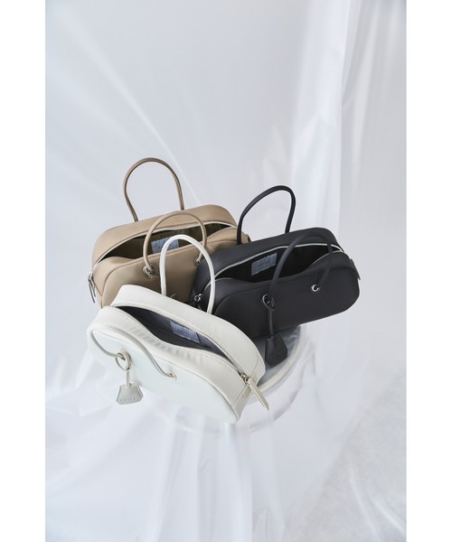 EDITA  エディータ フェイクレザー　ボストンバッグ 2way EDITA. ボストンバッグ Half moon boston bag ハーフムーン