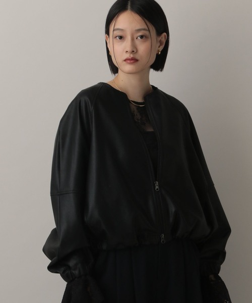 美品 アドーア ノーカラーブルゾン 圧縮ウール 薄手ライトアウター ブラック ADORE（ノーカラージャケット ・ ブラック/黒色系）のフリマアイテム一覧