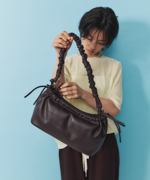 AIDELL ショルダーバッグ バッグ フェイクレザーギャザーショルダー 