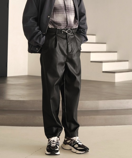 EMMA CLOTHES（エマクローズ） パンツ シンセティックレザー