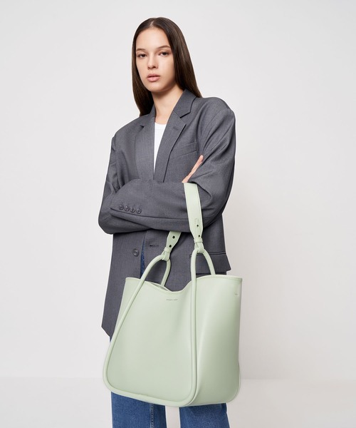 CHARLES ＆ KEITH トートバッグ バッグ サークルハンドル
