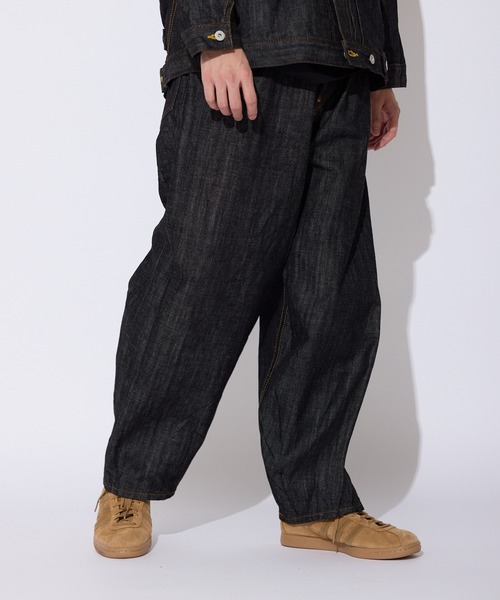 SKEWed（スキュー） ジーンズ テーパードシルエット スキュー加工