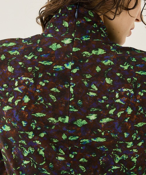 TOGA（トーガ） tシャツ 「TOGA PULLA(トーガプルラ)」プリント