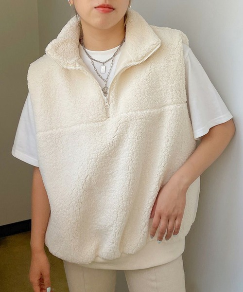 ベスト+ジレ CFT. boa hood short vest/ecru CFT. boa hood short vest/ecruの通販 by M'sshop ｜ラクマ