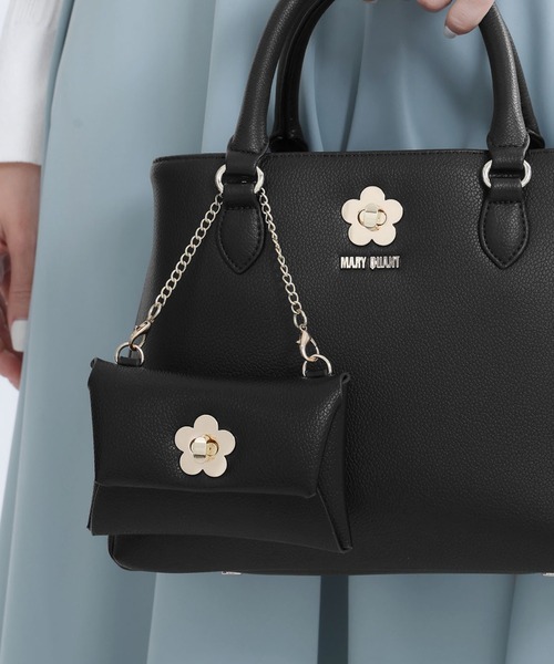 未使用　マリークワント　黒 花柄キルティング ボディバッグ MARY QUANT（マリークヮント） ポーチ マリークワント ターンロック