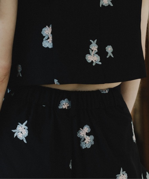 パンツドレス Petal Embroidery Setup Pants Dress