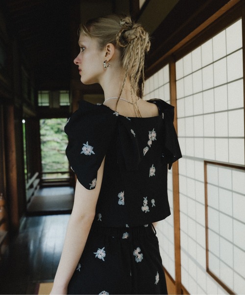 パンツドレス Petal Embroidery Setup Pants Dress