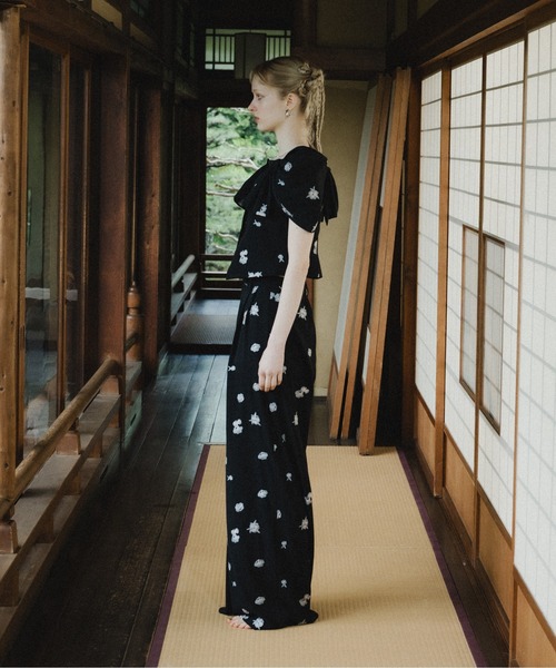パンツドレス Petal Embroidery Setup Pants Dress
