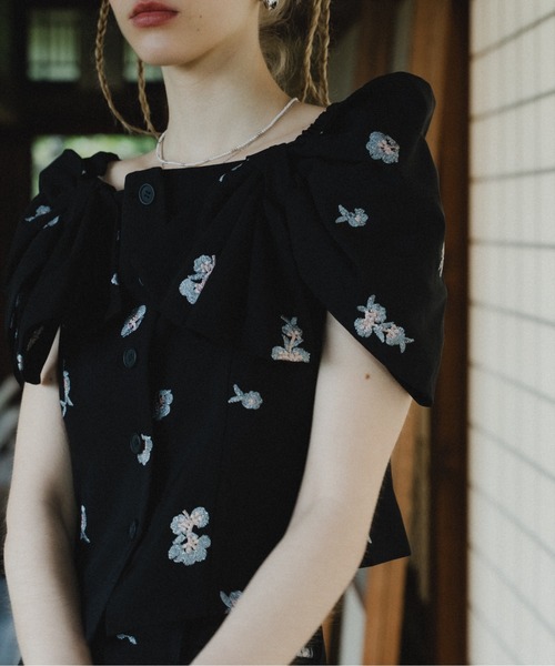 パンツドレス Petal Embroidery Setup Pants Dress