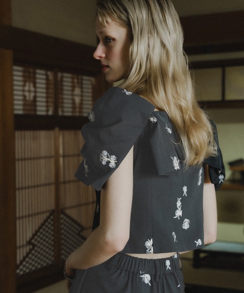 パンツドレス Petal Embroidery Setup Pants Dress