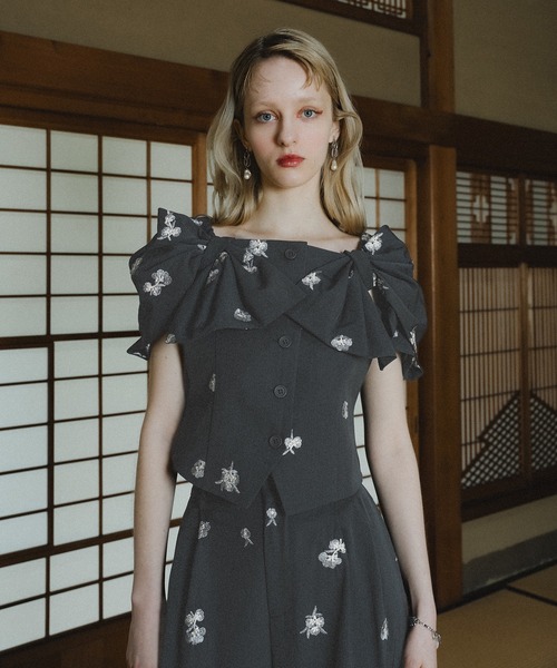パンツドレス Petal Embroidery Setup Pants Dress
