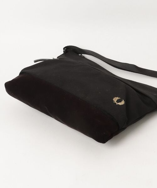 FRED PERRY（フレッドペリー） ショルダーバッグ - ブラック メンズ