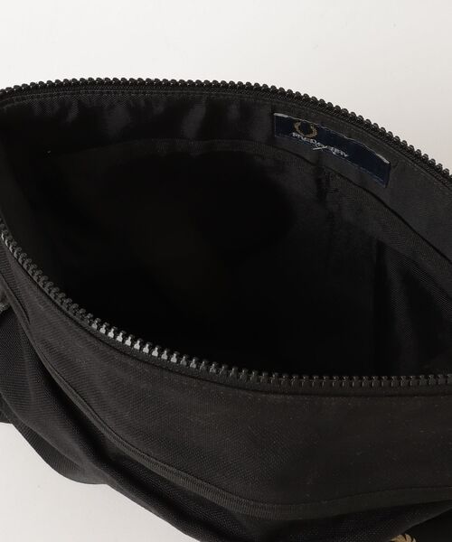 FRED PERRY（フレッドペリー） ショルダーバッグ - ブラック メンズ