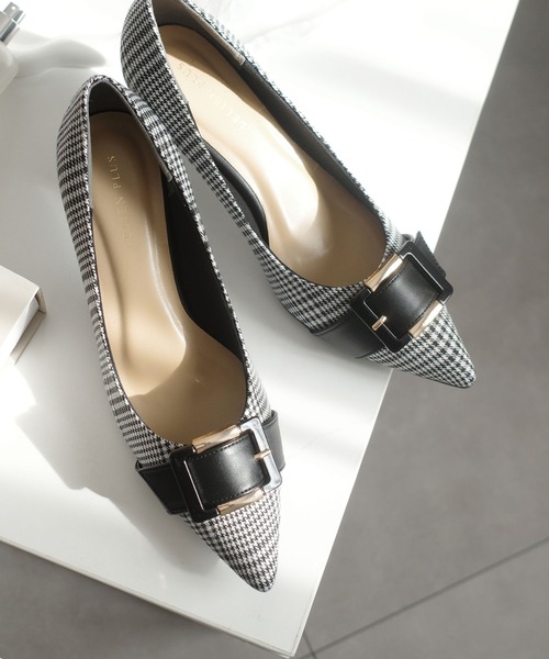 AmiAmi（アミアミ） パンプス べっ甲バックル付きポインテッドトゥ