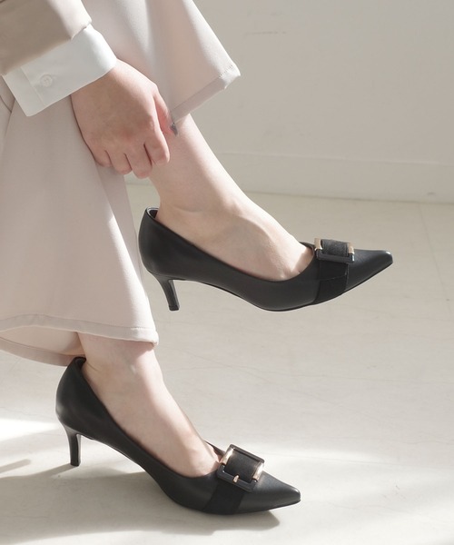 AmiAmi（アミアミ） パンプス べっ甲バックル付きポインテッドトゥ