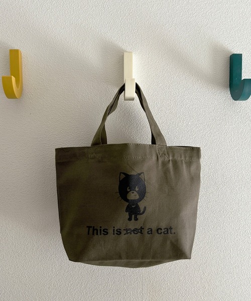 This is not a cat. トートバッグ This is not a cat. / ディスイズ
