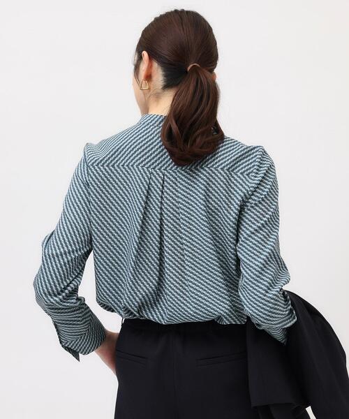UNTITLED ブラウス シャツ 「通勤スーツ/入卒/セレモニー」幾何