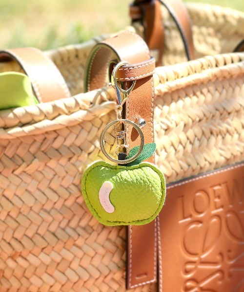 チャーム PUレザーリンゴモチーフチャーム レザーチャーム フルーツ