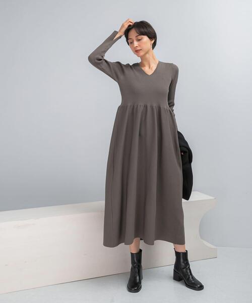 ワンピース 「WEB/一部店舗限定」フォルムシルエットVネックリブ