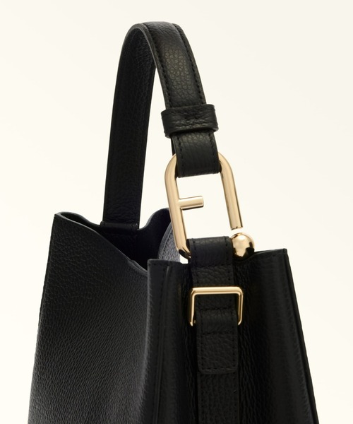 FURLA（フルラ） ショルダーバッグ バッグ ヌヴォラ (Furla Nuvola