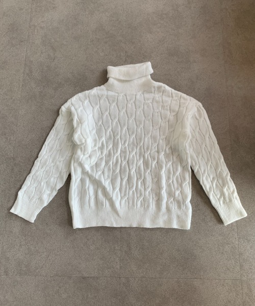 ホワイト ケーブルニット タートルネックセーター セーター ニット ビッグシルエットケーブルタートルネックニット