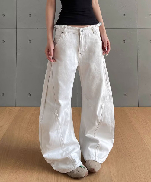 ホワイト　ストレート バギーデニム　ジーンズ　ビンテージ加工　白　冬　春 ジーンズ デニム デニムパンツ カーブ バギーデニムパンツ レディース
