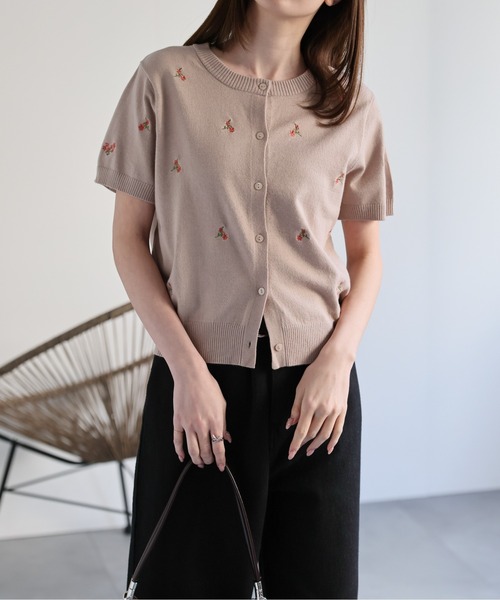 サザエ♡ 新品 スーパービューティー フラワー刺繍カーディガン スーパービューティー 42 フラワー刺しゅう入り ニット セーター
