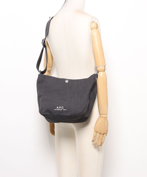 A.P.C.（アーペーセー） ショルダーバッグ BESACE JOURNAL SMALL