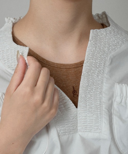 lawgy（ラウジー） ブラウス シャツ 半袖 shirring pocket point vest