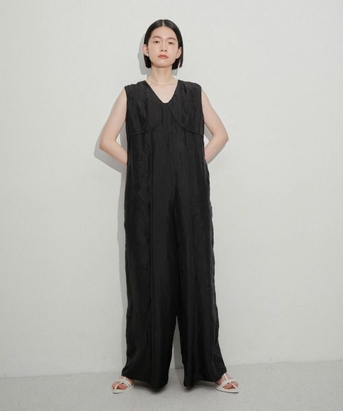 【大人気完売品】美品アダムエロペ　ロンパース　黒 ADAM ET ROPE' オールインワン グロッシーロンパース レディース