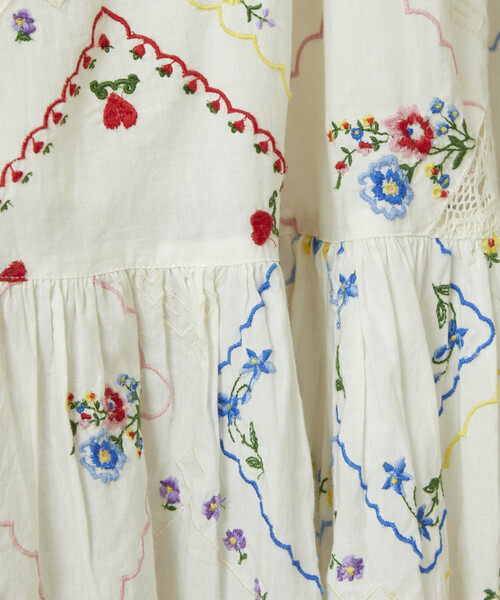 Freada（フリーダ） ワンピース フラワーハンカチ刺繍キャミドレス