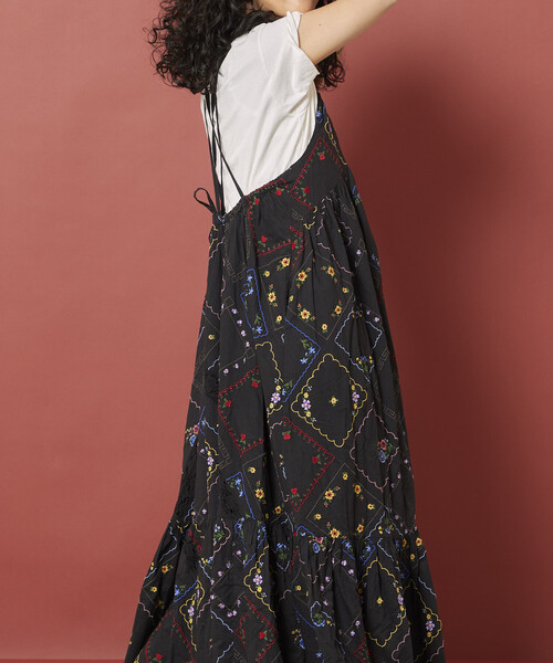 Freada（フリーダ） ワンピース フラワーハンカチ刺繍キャミドレス