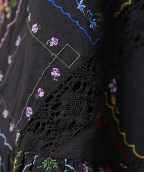 ワンピース Freada/フリーダ フラワーハンカチ刺繍キャミドレス / キャミワンピースの画像