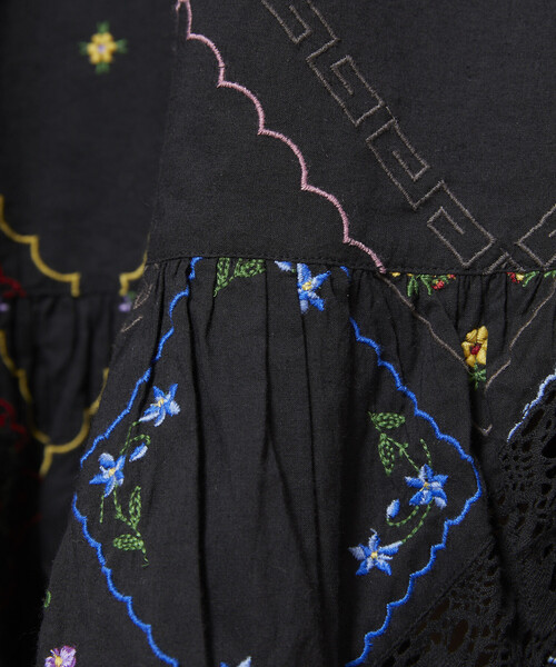 Freada（フリーダ） ワンピース フラワーハンカチ刺繍キャミドレス