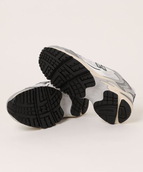 「New Balance」 ローカットスニーカー 22.5糎 しろがね色 メンズ