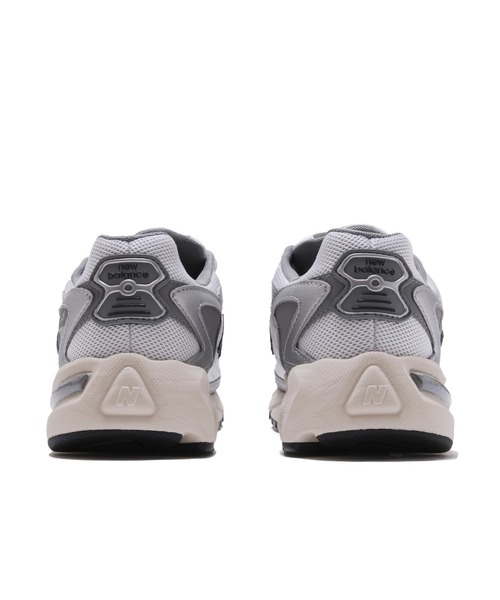 「New Balance」 ローカットスニーカー 22.5糎 しろがね色 メンズ