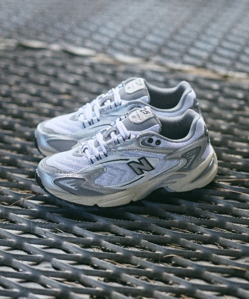 「New Balance」 ローカットスニーカー 22.5糎 しろがね色 メンズ