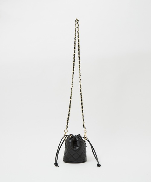 ★AULENTTI★新品★キルティングチェーンショルダーミニバッグ　黒 AULENTTI（オウレンティ） ショルダーバッグ バッグ 「AULENTTI