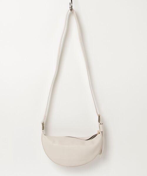 ショルダーバッグ バッグ HALF MOON LEATHER CROSSBODY BAG | ハーフ ムーン レザー クロスボディ バッグ レディースの画像