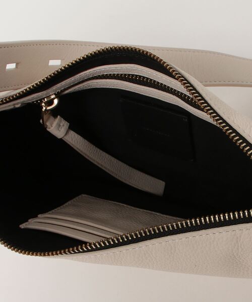 ショルダーバッグ バッグ HALF MOON LEATHER CROSSBODY BAG | ハーフ ムーン レザー クロスボディ バッグ レディースの画像