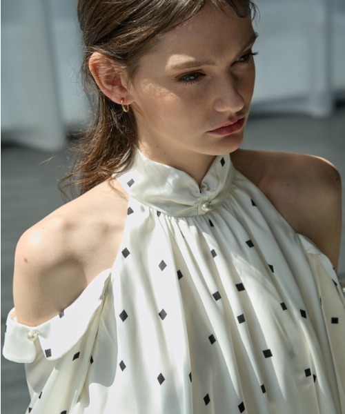 ERADIE（エラディエ） ブラウス シャツ Halter neck Open shoulder