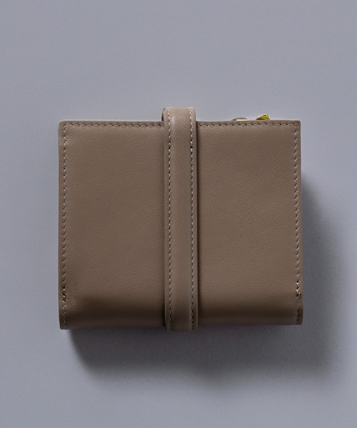 【新品未使用　定価の45％OFF】tov　トーブ　ベージュ レザー 3つ折り財布 ToV（レディース財布） | ファッション のおすすめ人気商品一覧
