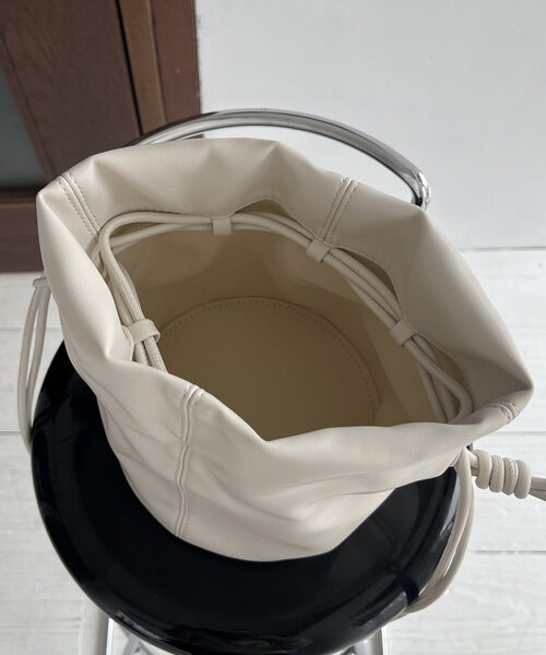 CAPRICIEUX LE'MAGE（カプリシューレマージュ） ショルダーバッグ