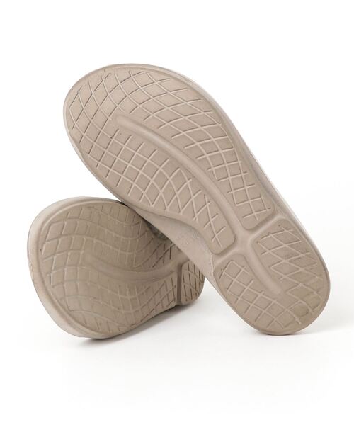 「OOFOS」 フラットサンダル 8 ベージュ レディース_画像3