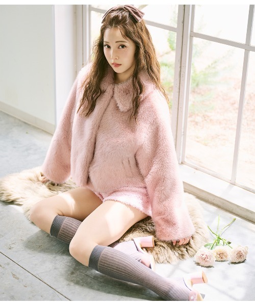 着丈41/クロップド 近年デザイン チエ ピンク 軽量 毛皮 ショートコート M EATME レースアップスリーブフェイクファーショートコート（ピンク