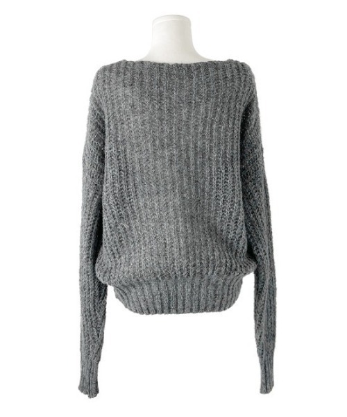 BELLMORE エンブレム Vネックニット セーター EMBLEM LS V-NECK KNIT - CREAM – BELLMORE