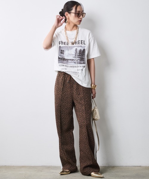 ワイドパンツ パンツ レオパードトラックパンツ「大きいサイズ有」シックスタイル レディースの画像