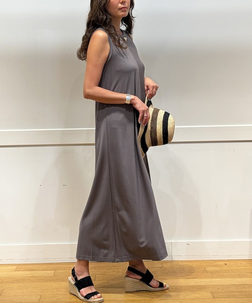 ワンピース BANANA REPUBLIC FACTORY STORE　　日本限定 ノースリーブ ニット マキシ トラペーズ ワンピースの画像