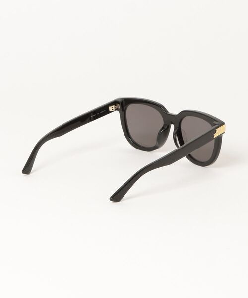 ブラック/グレーソフト スクエア サングラス| Bottega Veneta® 日本