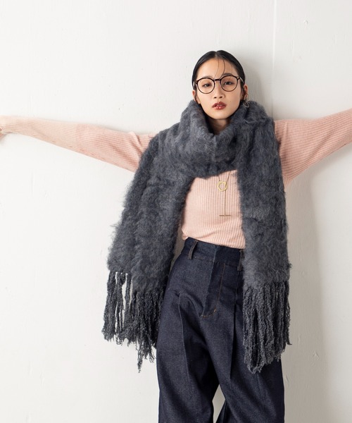 SAINT LAURENT 黒 マフラー ストール　フリンジ付き SAINT LAURENT 黒 マフラー ストールフリンジ付き